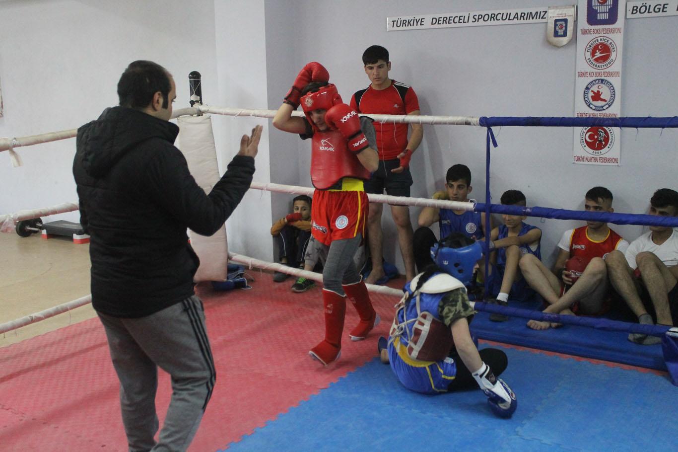 Şırnaklı boksörler Wushu Türkiye şampiyonasına hazırlanıyor Şırnaklı boksörler Wushu Türkiye şampiyonasına hazırlanıyor